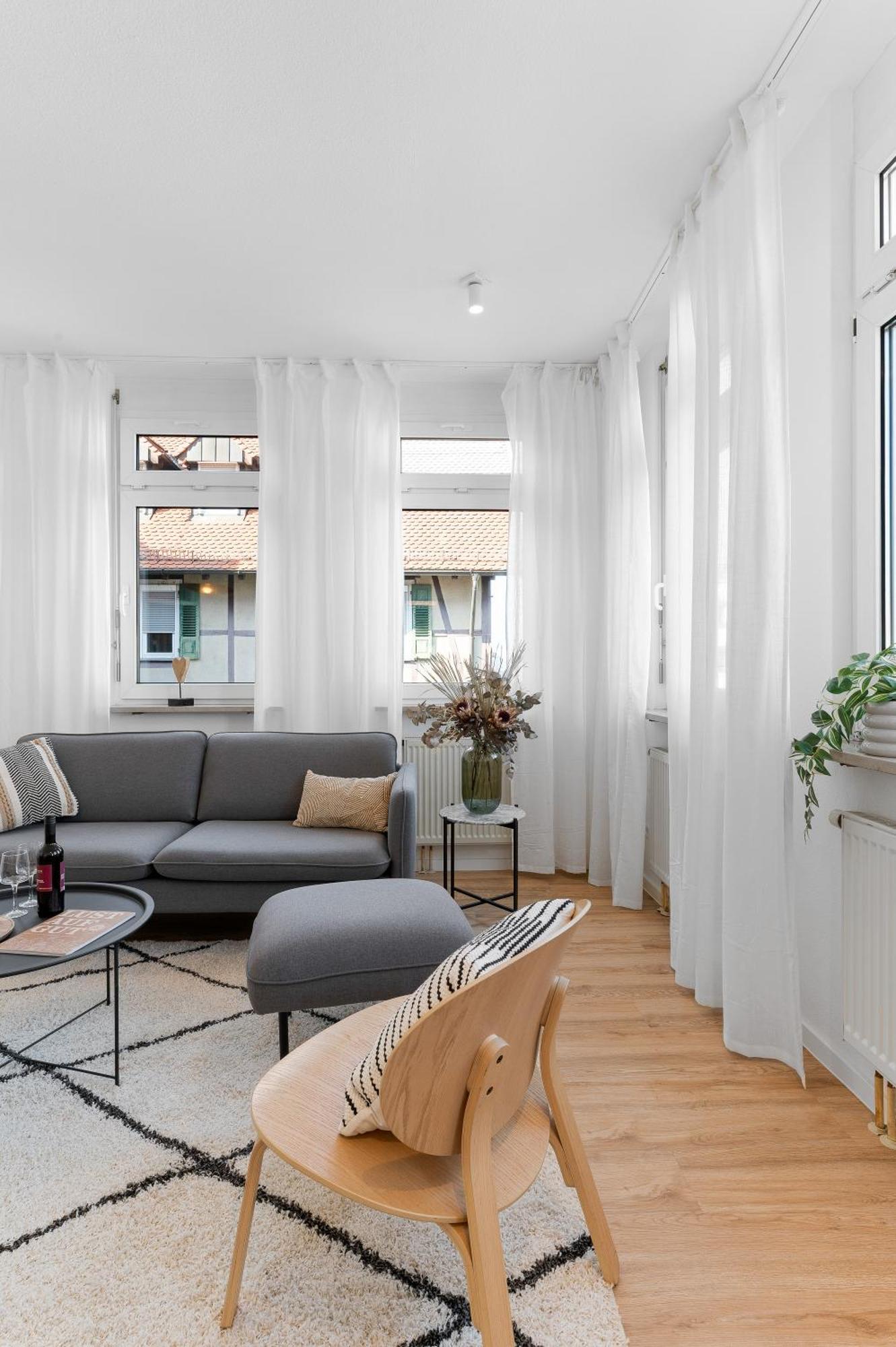 Helle Zentrumsnahe Familienfreundliche Ferienwohnung Фелльбах Екстер'єр фото